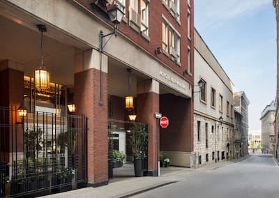 SpringHill Suites Old Montreal Facade